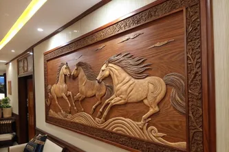 Tranh Mã Đáo Thành Công Gỗ – Biểu Tượng Thành Công Khắc Họa Bằng Gỗ Tự Nhiên