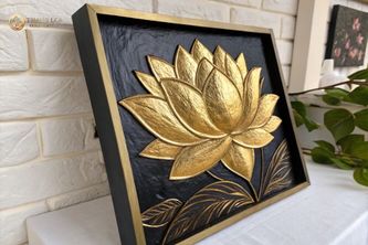 Tranh Hoa Sen Mạ Vàng Handmade: Bí Mật Vẻ Đẹp Và Giá Trị Phong Thủy Bạn Chưa Biết