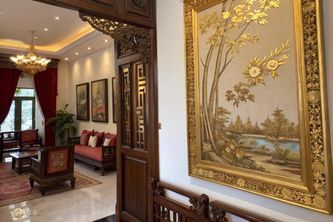 Bí Mật Đằng Sau Sự Mê Hoặc Của Người Việt Với Tranh Mạ Vàng