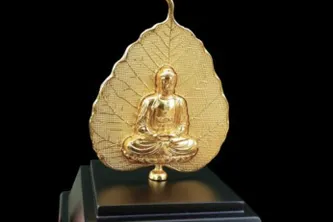 Lá Bồ Đề Mạ Vàng 24K: Bí Mật Thịnh Vượng Từ Cây Thiêng Phật Giáo