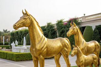 Tiết Lộ Kích Thước Tượng Ngựa Mạ Vàng Thu Hút Tài Lộc Nhanh Nhất