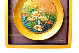 Quà Tặng Sếp Nữ Lên Chức Tranh Hoa Sen Mạ Vàng 24k 30 30cm