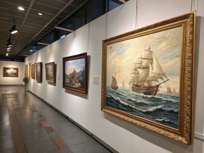 Tranh Thuận Buồm Xuôi Gió Giá Bao Nhiêu? Toàn Cảnh Mức Giá, Chất Liệu & Phân Khúc Sản Phẩm