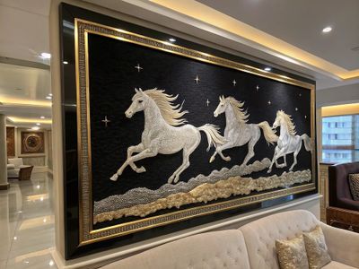 Tranh đính đá mã đáo thành công: Biểu tượng phong thủy trang trí đầy ý nghĩa