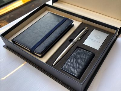 Bộ quà tặng văn phòng – Giải pháp tinh tế cho doanh nghiệp hiện đại