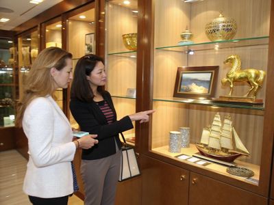 Cách Chọn Quà Doanh Nghiệp Phù Hợp - Bí Quyết Thành Công