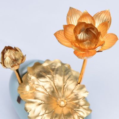 chau-sen-2.jpg Chậu sen dát vàng thiết kế độc bản mang ý nghĩa phong thủy - Biểu tượng thành công giúp khẳng định đẳng cấp doanh nhân và đại diện cho sự thịnh vượng trong văn hóa kinh doanh cao cấp
