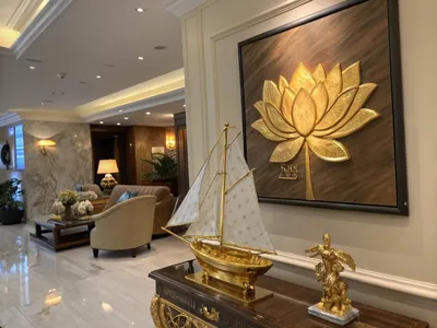 So Sánh Tranh Hoa Sen Mạ Vàng Với Các Dòng Tranh Nghệ Thuật & Quà Tặng Cao Cấp Khác