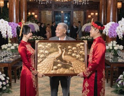 Tranh chim công Mạ Vàng Tặng Đám Cưới