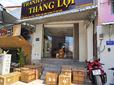 mặt tiền cửa hàng quà tặng mạ vàng thắng lợi
