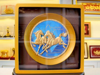 Tranh song mã mạ vàng 24k kích thước 30*30cm