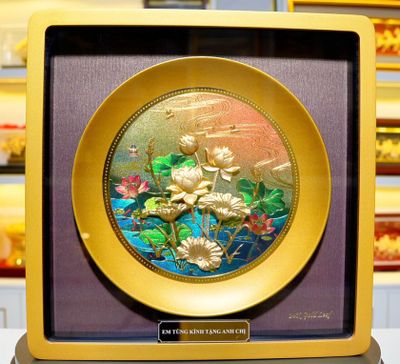 Tranh hoa sen mạ vàng 24k kích thước 30*30cm