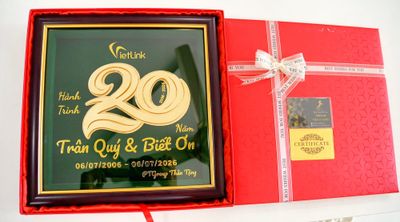 Quà Tặng Kỷ Niệm 20 năm Thành Lập Công Ty