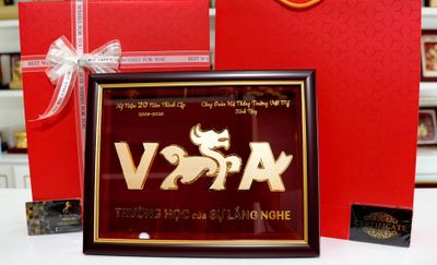 tranh kỷ niệm 20 năm thành lập trường việt mỹ