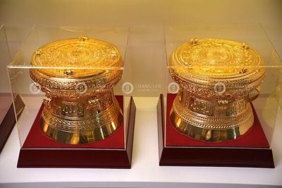 Quà tặng đại hội đảng - Biểu tượng văn hóa, chính trị và sự tri ân